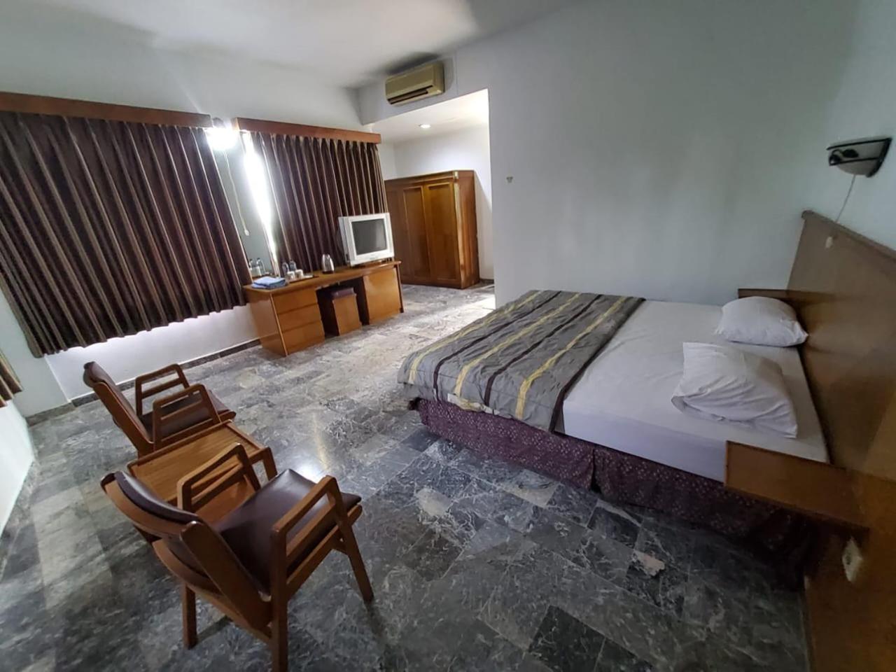 Hotel Kumala Samudra Cikakak Εξωτερικό φωτογραφία