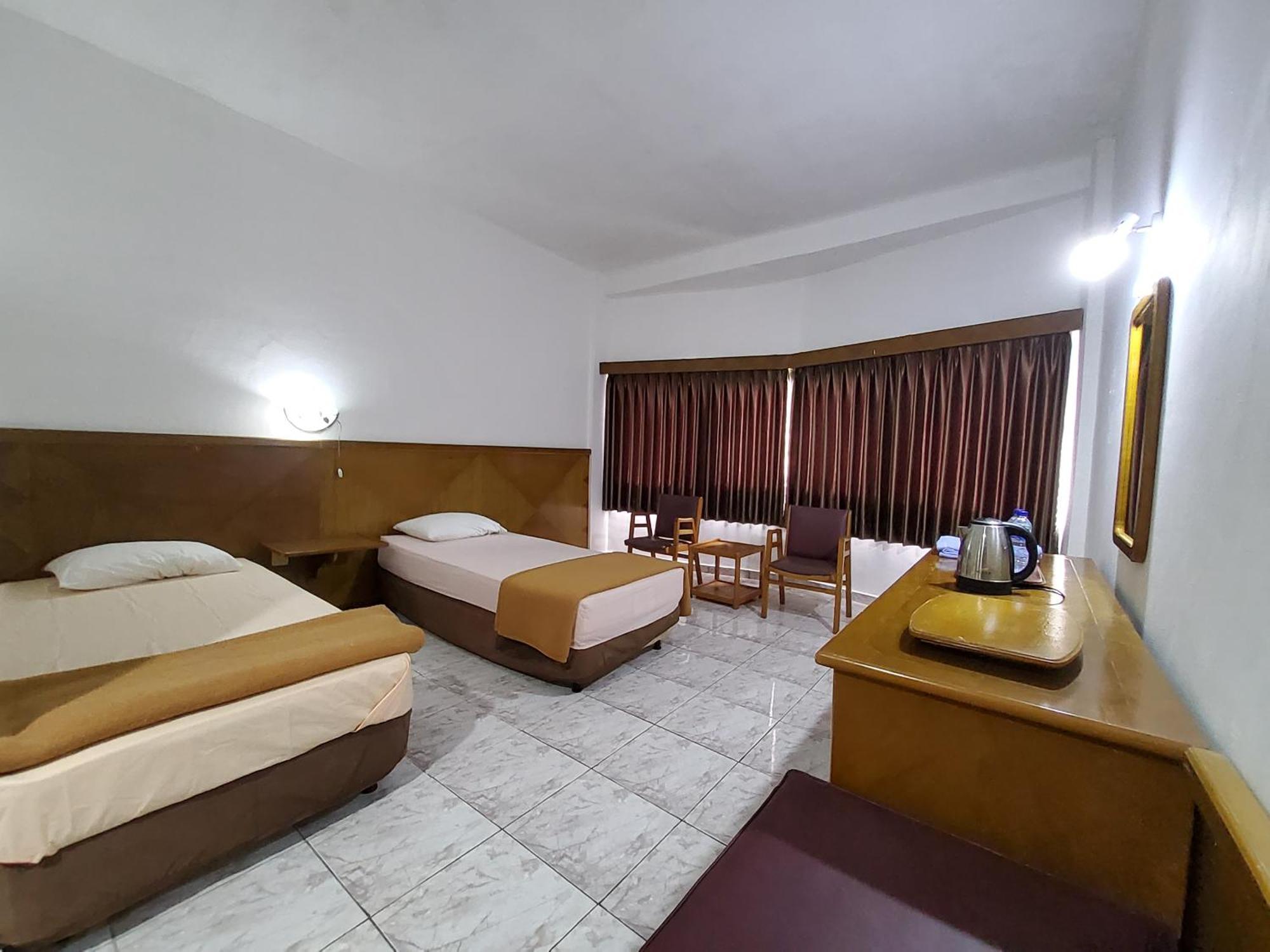 Hotel Kumala Samudra Cikakak Εξωτερικό φωτογραφία